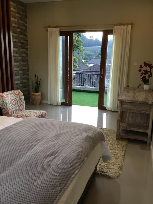 King Room with Lake View