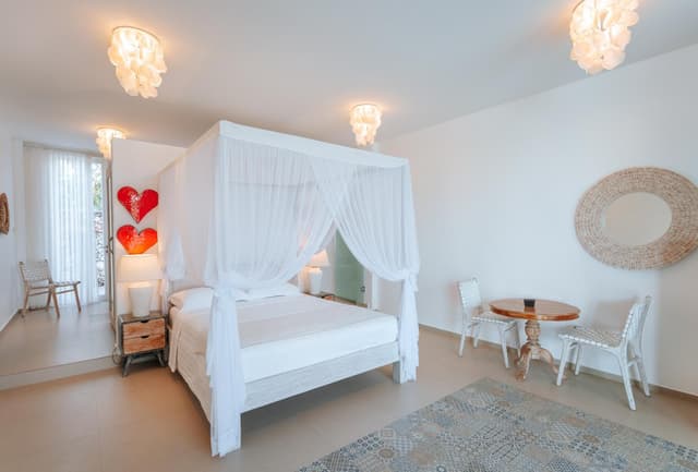 Standard Queen Room