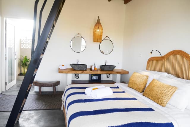 Family Suite (2 Adults + 2 Children with Minimum 5 years old)