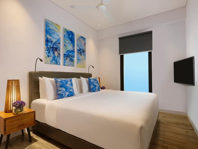 Two-Bedroom Apartment with Fully Equipped Kitchenette and Balcony