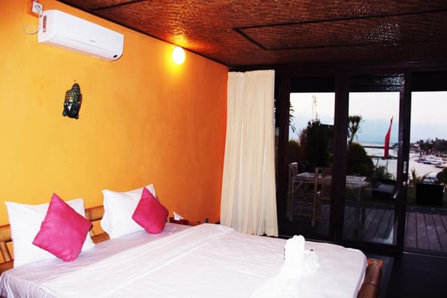 Room Bamboo 2