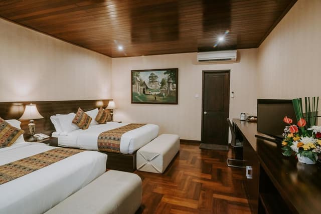 Superior Family Room