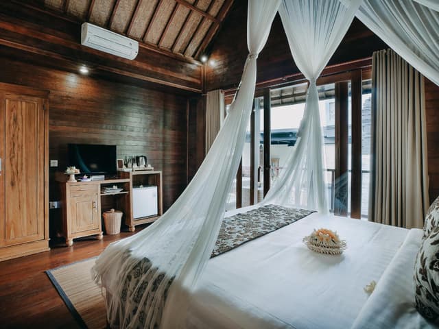 Deluxe double suite with balcony