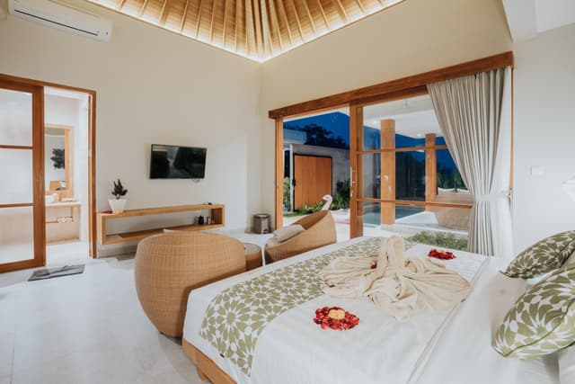 One-Bedroom Private Pool Villa with Free Benefit