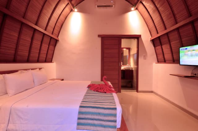 King Room with Pool View