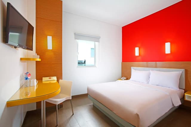 Smart Queen Room