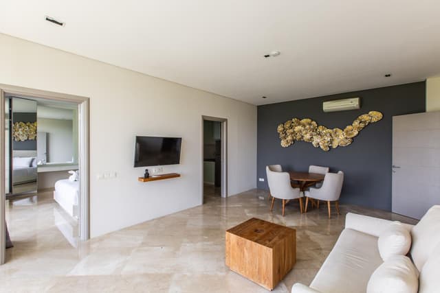 One-Bedroom Ocean Side