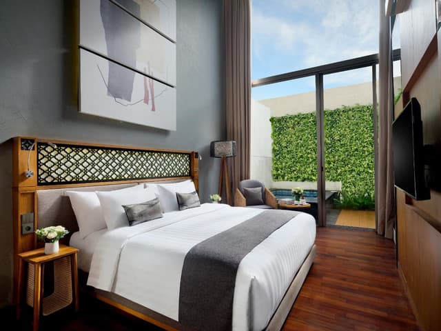 One Bedroom Deluxe Suite