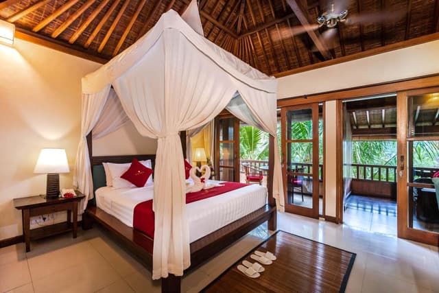 Royal Private Pool Rice Field View Villa with Free Floating Breakfast