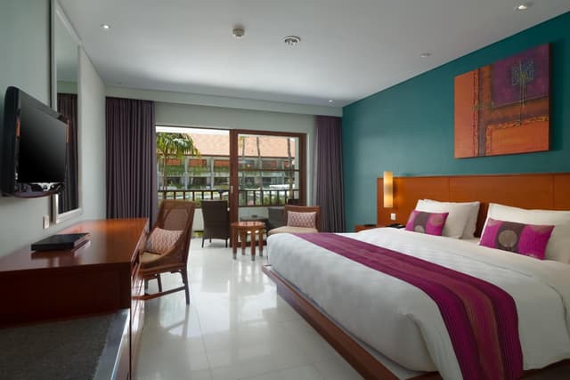Deluxe Double or Twin Room with Pool View
