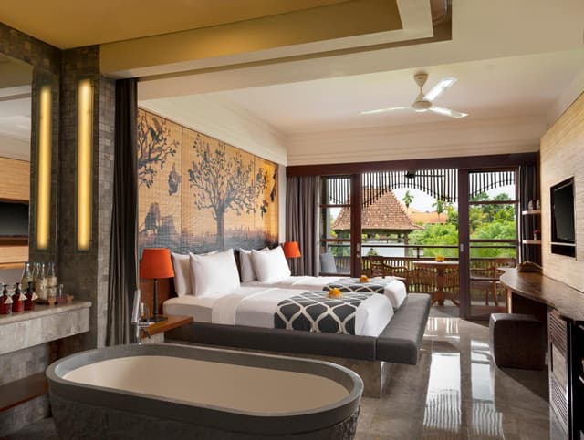 Special Offer - Alaya Room with Free One Way Airport Transfer