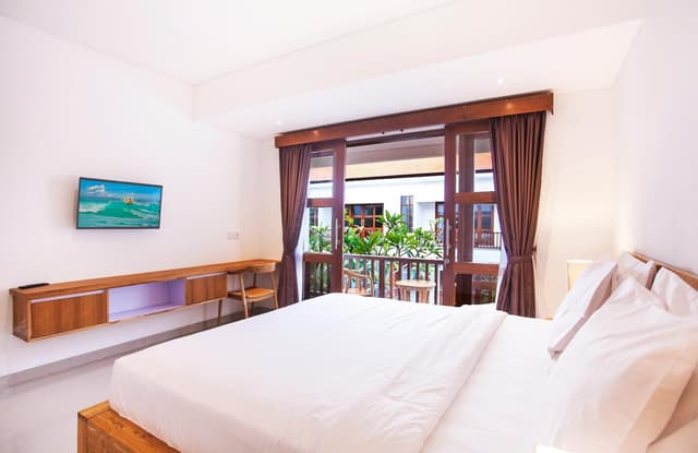 Suite with Pool View
