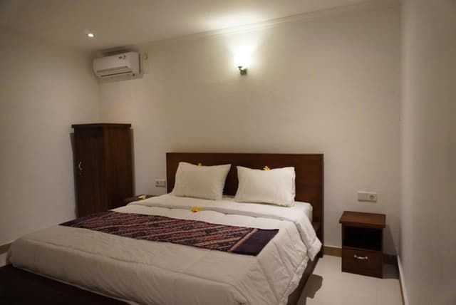 Standard Queen Room