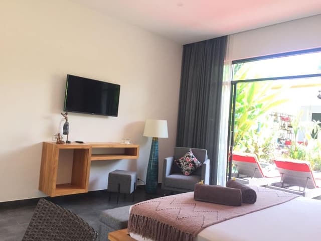Deluxe Queen Room