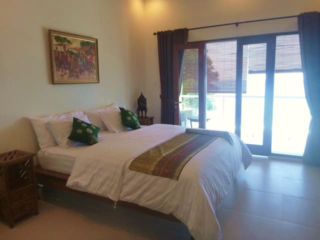 Deluxe Beach Front