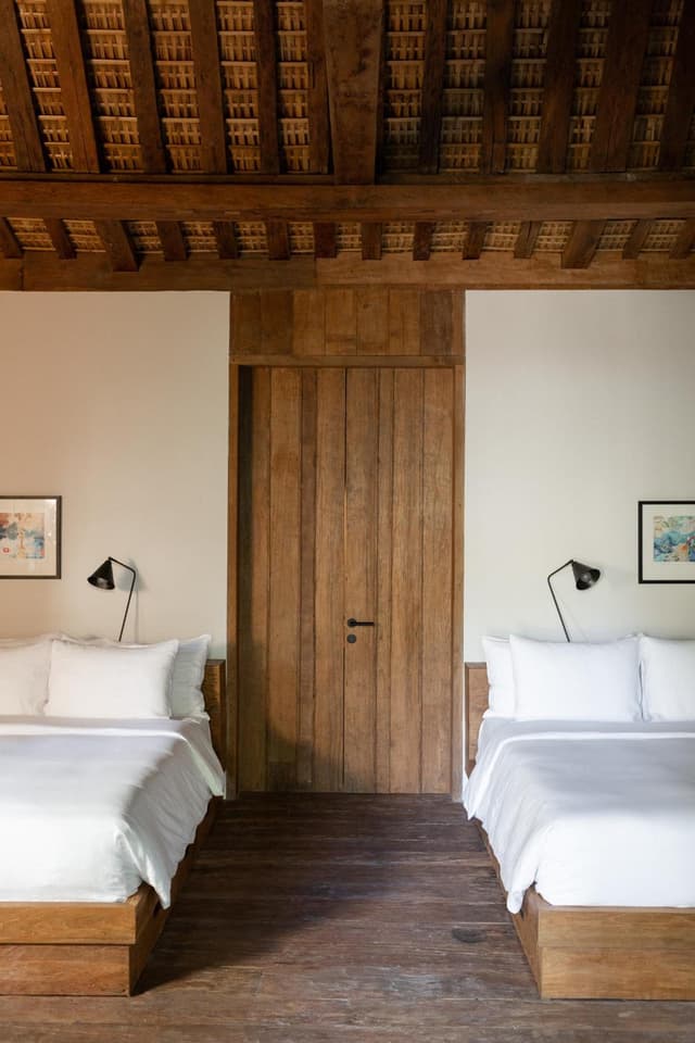The Asa Maia Suite with Daily Free Yoga, Movement, Sauna & Cold / Hot Plunge