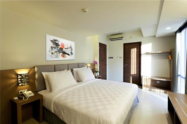 Deluxe King Room