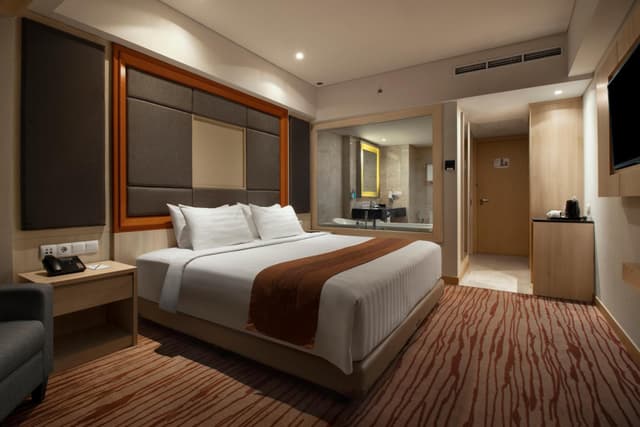 Club Premiere King Room