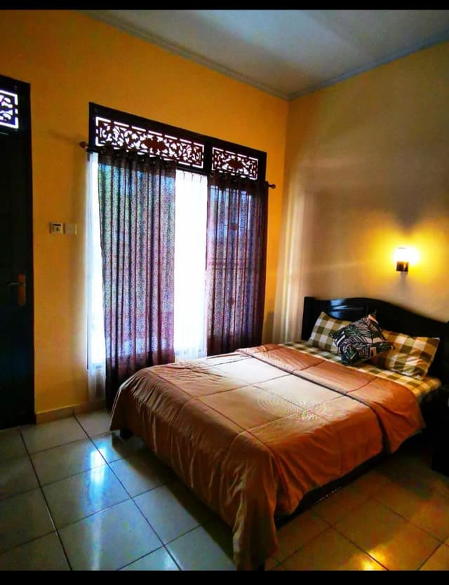 King Suite with Pool View
