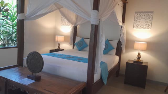 Deluxe Room with Bathtub