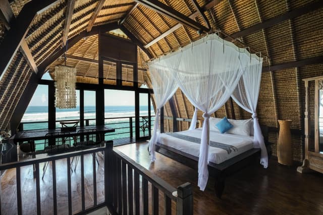 Rumah Elizabeth - Beach Front Villa