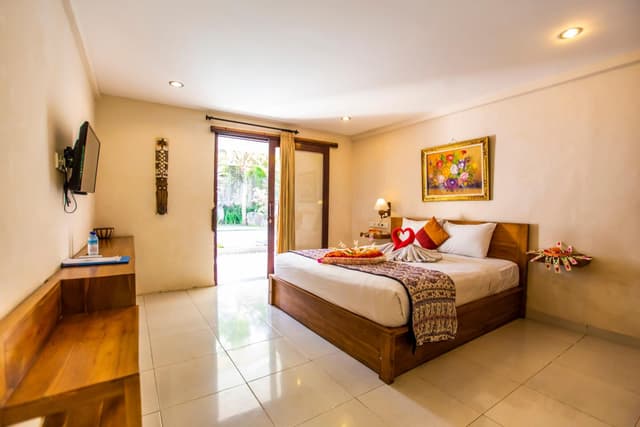 Deluxe Double Room with Pool View