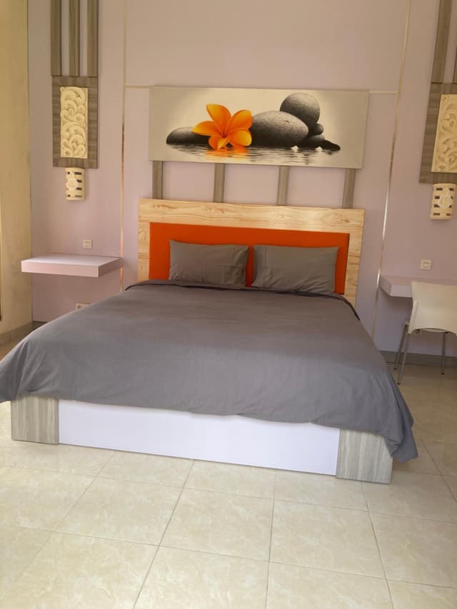 Standard Queen Room