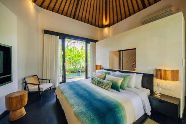 Vata - One Bedroom Garden Villa Heated Plunge Pool & Steam