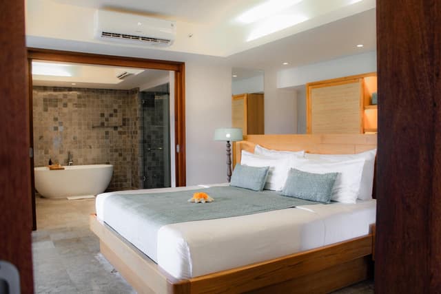 Amnaya Suite