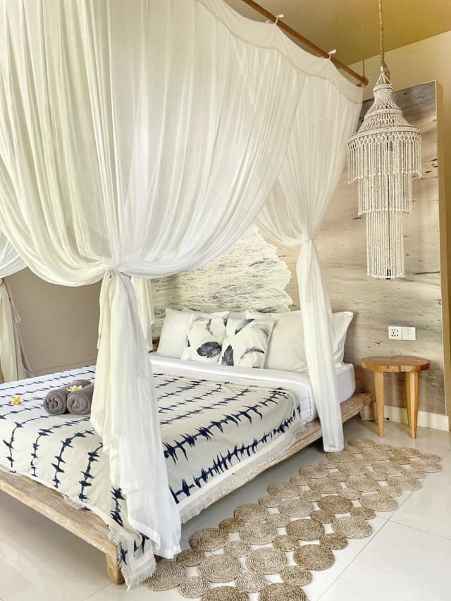Deluxe Square Room