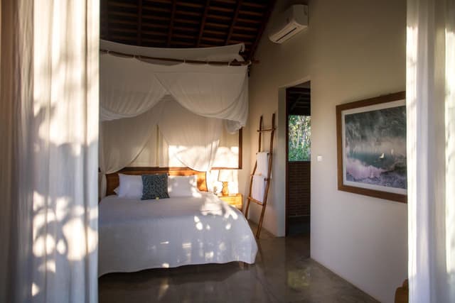 Deluxe Sunset Suite