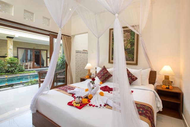 Double Room with Pool View
