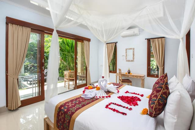 King Room with Pool View