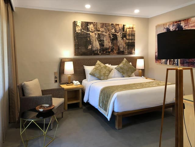 Special Offer - Deluxe Room with Complimentary One Time Dinner for 2 people