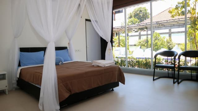 Double Room with Pool View