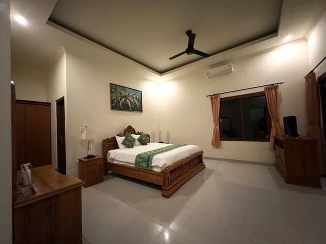 Family Room with Garden View
