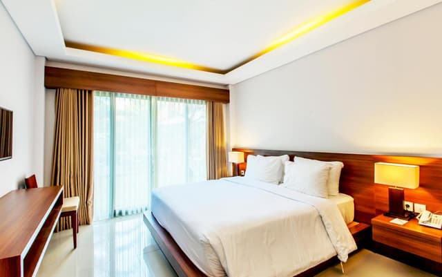 Deluxe Double or Twin Room with Balcony