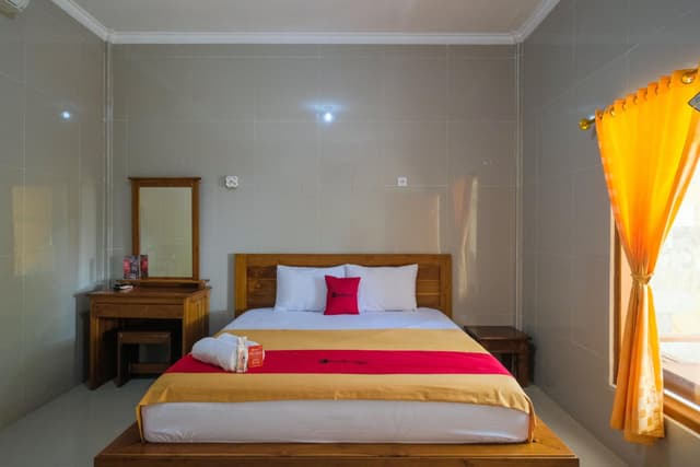 Deluxe Queen Room