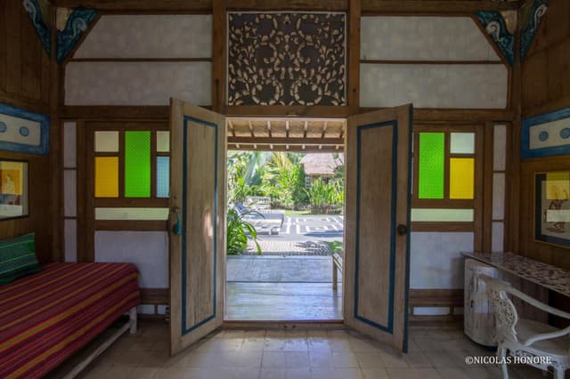 Bungalow with Garden View