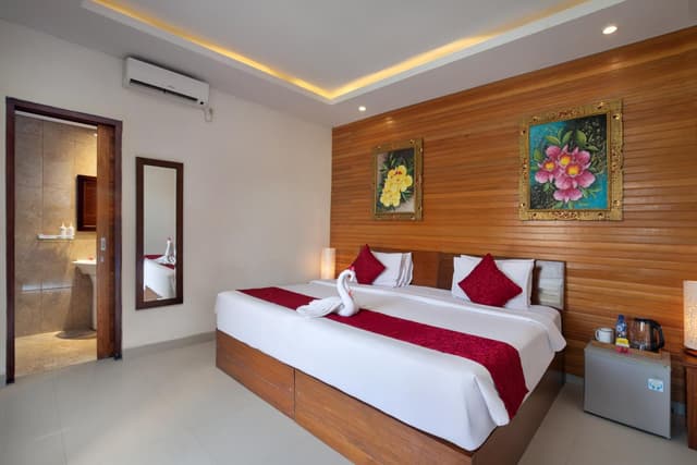 Deluxe Double or Twin Room with Pool View - Free Shuttle to Harbor