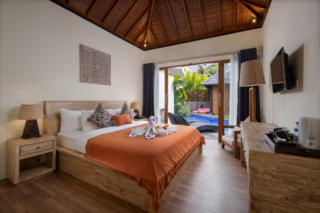 Double Room with Pool View
