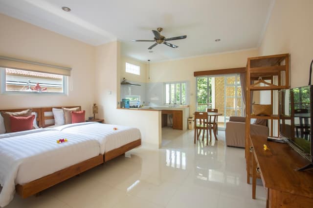 Deluxe Suite