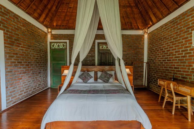 Deluxe Double Room with Balcony