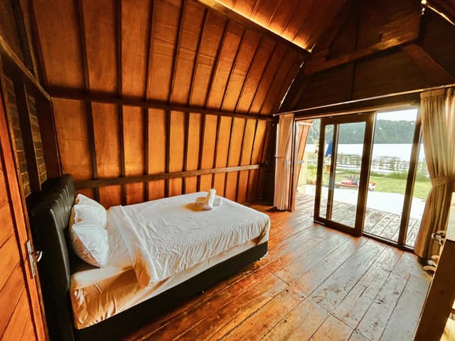 Double Room with Lake View