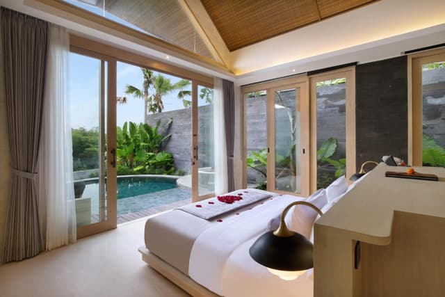 Royal Smart One-Bedroom with Private Pool and Jacuzzi