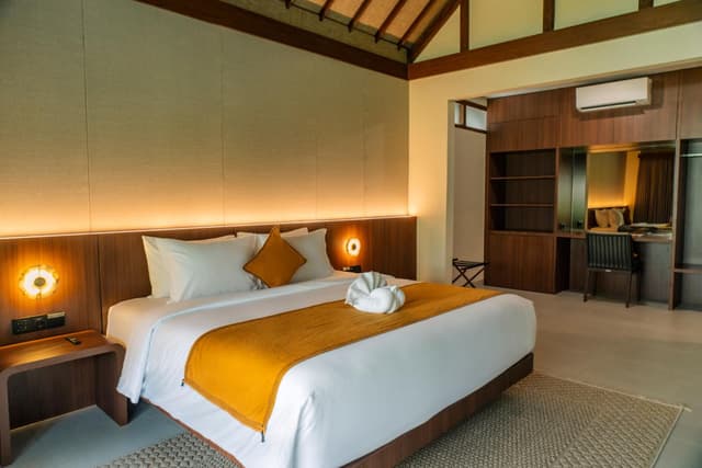Royal One-Bedroom with Garden View and Free Lounge Access