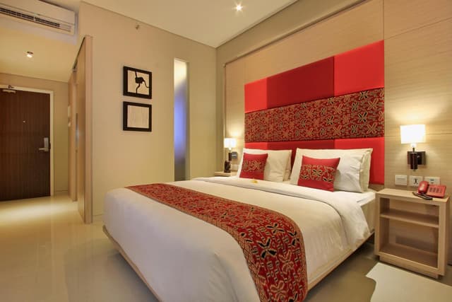Special Offer - Transit Room (8 Hours Usage)