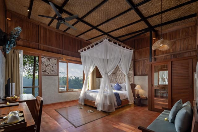 Honeymooner Rain Forest Deluxe with Free Mini-bar