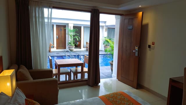 Deluxe Room With Pool Access and Free Beers