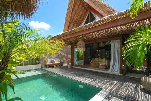 Villa with Garden View